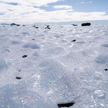 See video of Antarctique : météorites en  péril