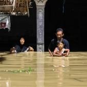 Indonésie : des milliers d’habitants évacués après des inondations imputées à la déforestation 