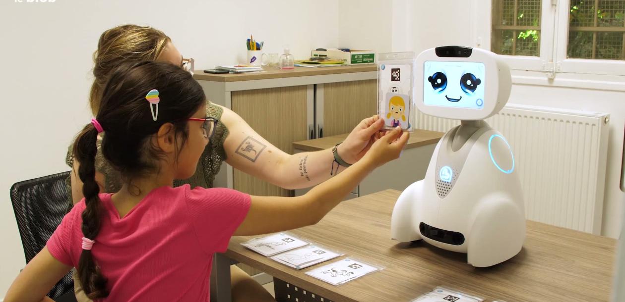 Smart Autism Smart robots for children on the autism spectrum | Le blob, l'extra-média