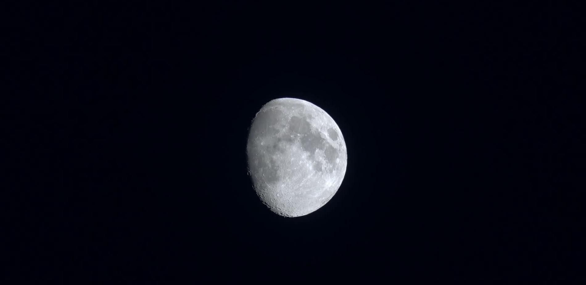 La lune d'un paysage à l'autre...