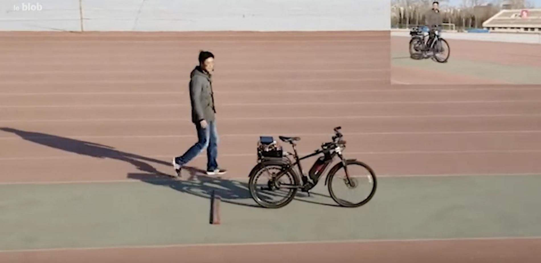 Y a-t-il un pilote dans le vélo ?