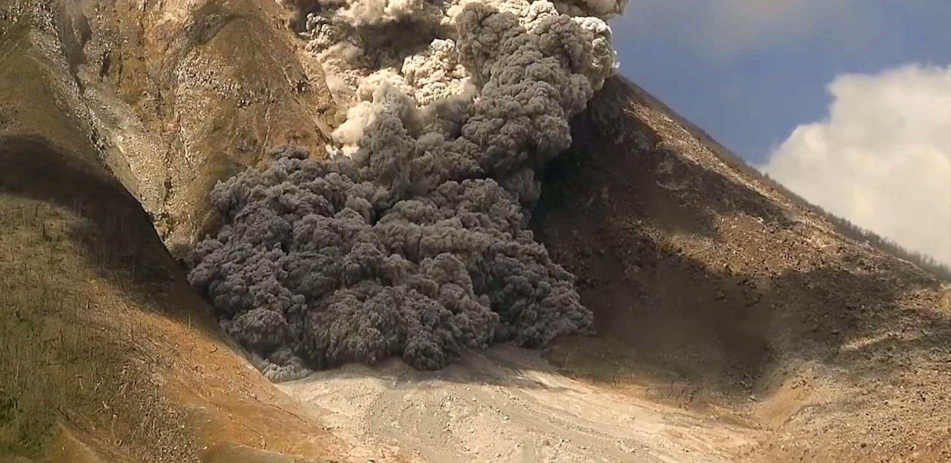 Volcans : pourquoi des coulées si rapides