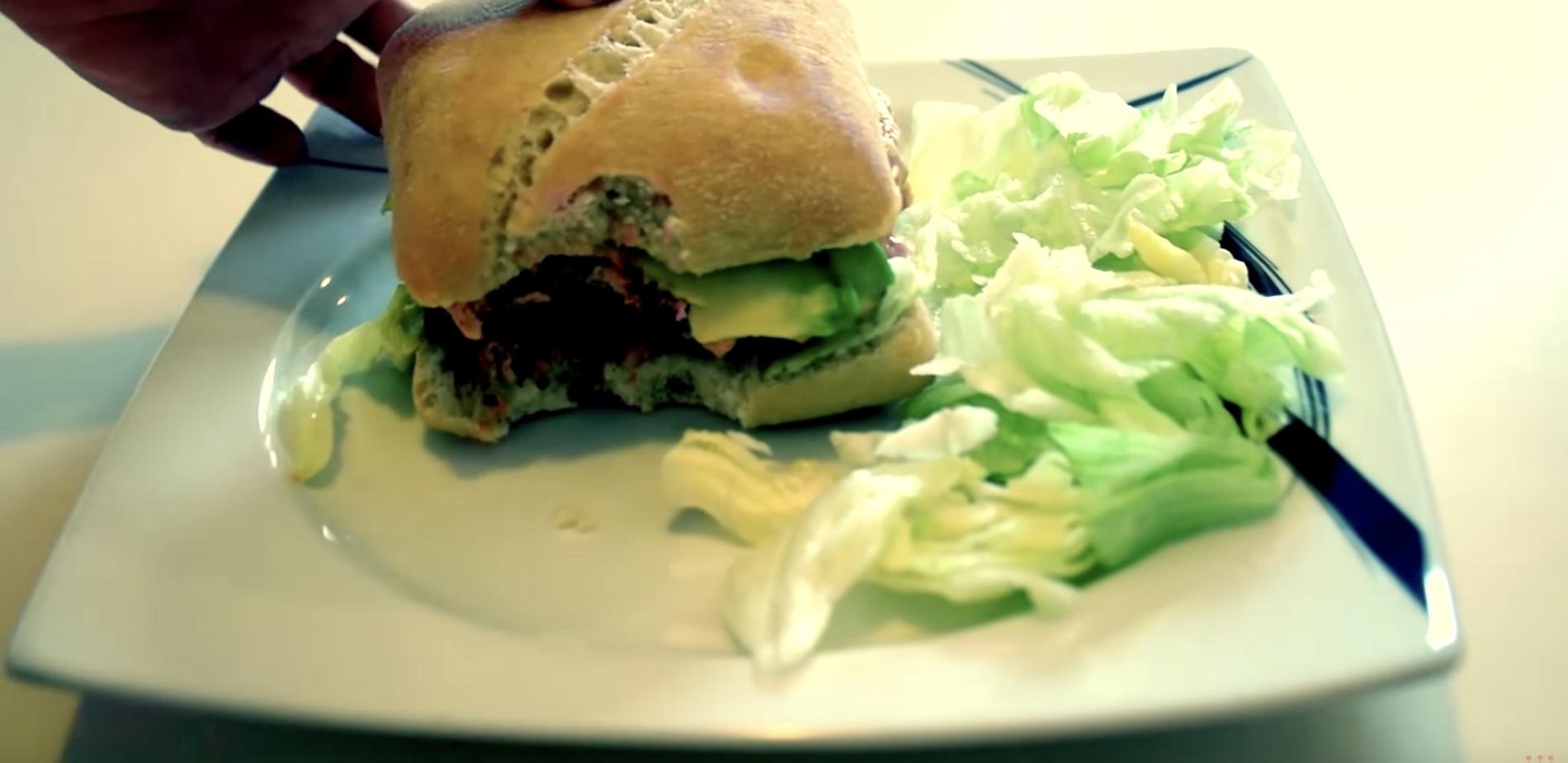 Hamburger aux haricots noirs