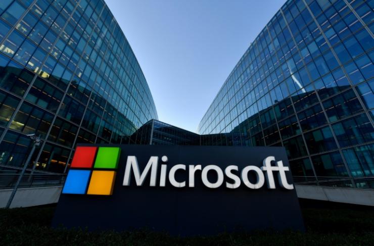 Le logo de Microsoft à Issy-les-Moulineaux en mars 2018 près de Paris © AFP/Archives Gérard Julien