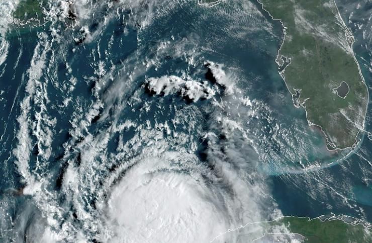 Photo satellite de l'ouragan Laura dans le Golfe du Mexique le 25 août 2020 