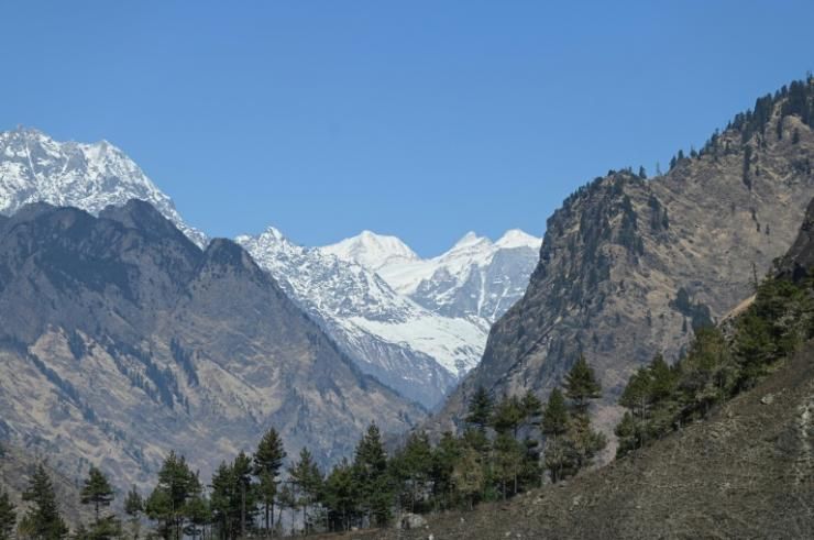 Des sommets de l'Himalaya vus depuis le district de Chamoli (Etat de l'Uttarakhand), en Inde, le 11 février 2021  © AFP Sajjad Hussain  