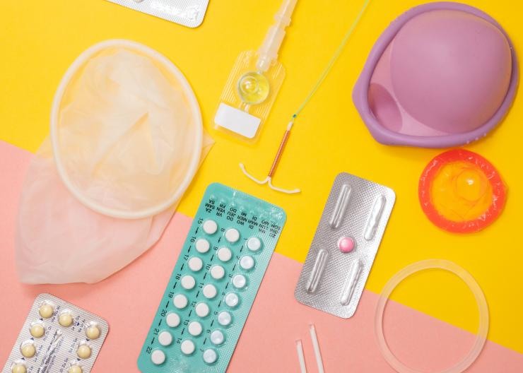 Un panel de méthodes contraceptives disponibles, principalement pour les femmes  © Unsplash / Reproductive Health Supplies