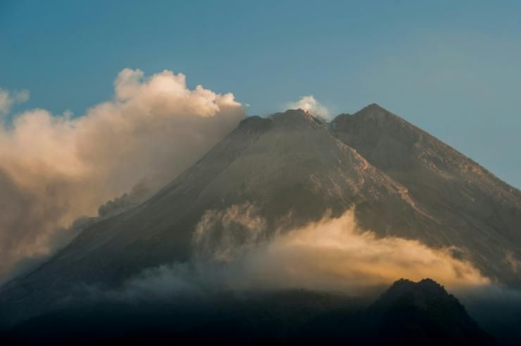 Eruption du volcan Merapi, le 10 août 2021 à Yogyakarta, en Indonésie © AFP Agung Supriyanto