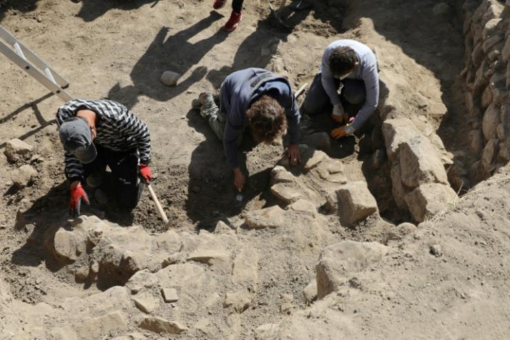 Le site d'Usakli Hoyuka permis la découverte d'un pavé vieux de 3.500 ans, considéré comme "l'ancêtre" des mosaïques méditerranéennes, le 21 septembre 2021 en Turquie © AFP Adem ALTAN