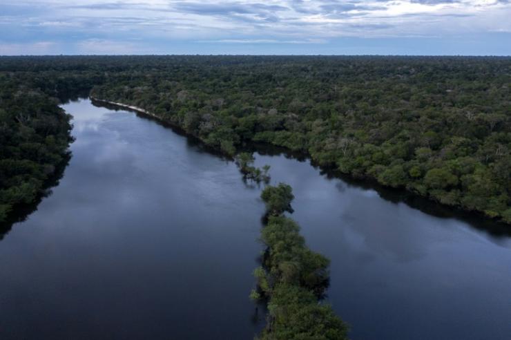Vue aérienne du fleuve Manicoré, en Amazonie brésilienne, le 7 juin 2022 © AFP Mauro Pimentel