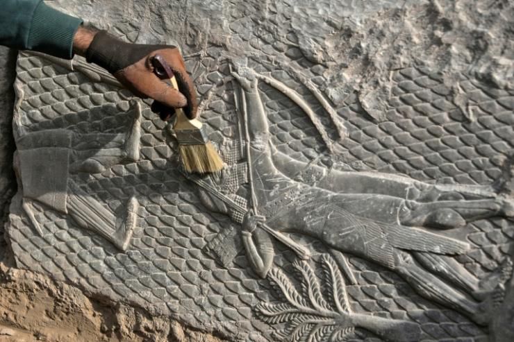 bas-relief assyrien représentant un archer de profil