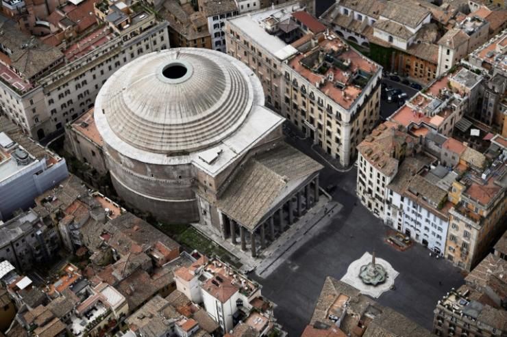 Vue aérienne prise en mai 2020 du Panthéon à Rome, qui comprend la coupole en béton non armé la plus grande du monde © AFP/ Archives Filippo Monteforte