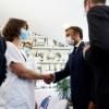 Emmanuel Macron rencontrant le personnel de santé de l'hôpital Louis Pasteur de Cherbourg, le 31 mai 2022 © AFP Sameer Al-DOUMY