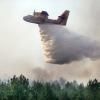 Un Canadair lutte contre un incendie à Landiras (Gironde), le 13 juillet 2022 © POOL/AFP Laurent Theillet