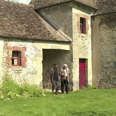 Voir la vidéo de A côté de la plaque