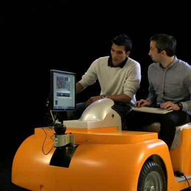 Voir la vidéo de Minibus robotique