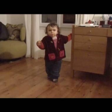 Voir la vidéo de La marche des bébés