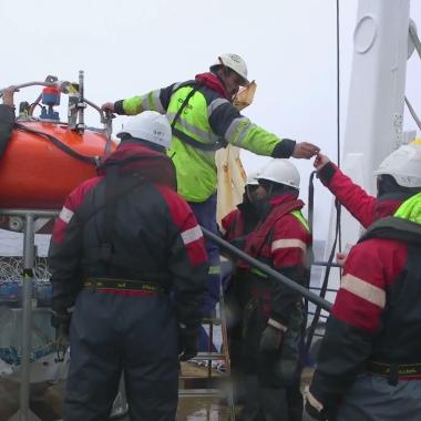 Voir la vidéo de En pleine tempête !