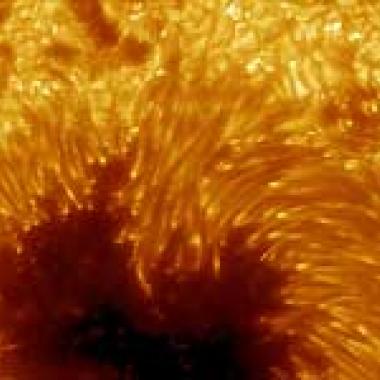 Plongée dans une tache solaire