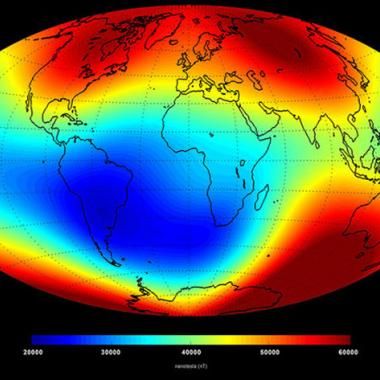 Le champ magnétique terrestre s’affaiblit 