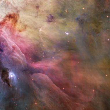 De la matière interstellaire autour de Saturne