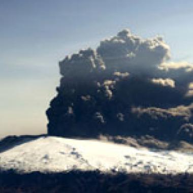 Volcan : ce nuage de cendres qui balaye toute l'Europe