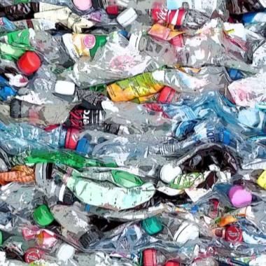 Voir la vidéo de Déchets plastiques : les enzymes font le ménage