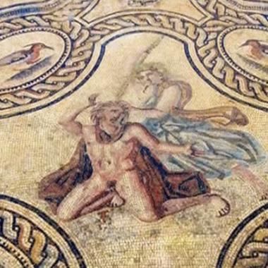 Voir la vidéo de La mosaïque de Penthée