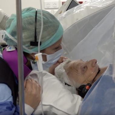 Voir la vidéo de Hypnose en chirurgie cardiaque, un outil supplémentaire !