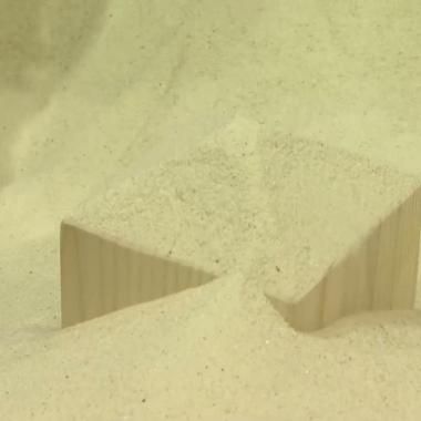 Voir la vidéo de Peut-on réaliser un château avec du sable sec ?