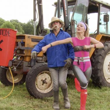 Voir la vidéo de Cam-X vs le désabeillage
