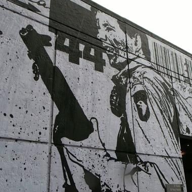 Voir la vidéo de Le débarquement s'affiche