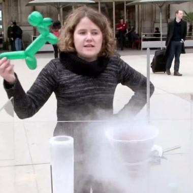 Les animateurs dans la rue | Chloé et le froid