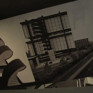 Voir la vidéo de Claude Parent et le train de l'exploit