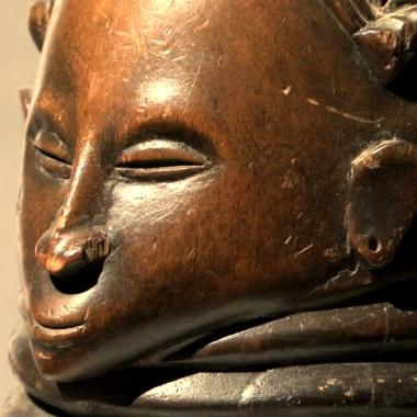 Voir la vidéo de Le visage en face