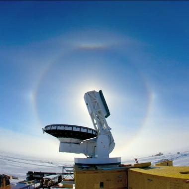 Voir la vidéo de Mont Graham, les astronomes de la Montagne Sacrée