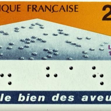 Voir la vidéo de Le 1er timbre en braille