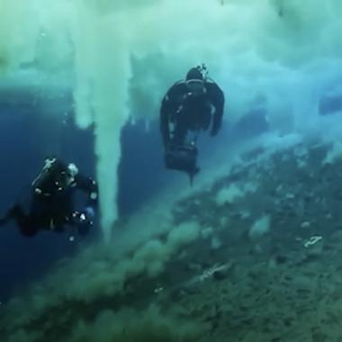 Voir la vidéo de Fonds marins : la science traque les fuites de méthane