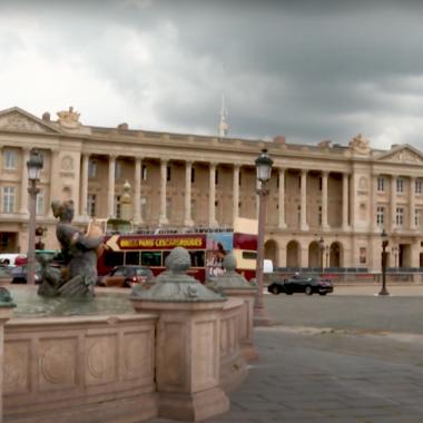 Voir la vidéo de L’Hôtel de la Marine, une renaissance