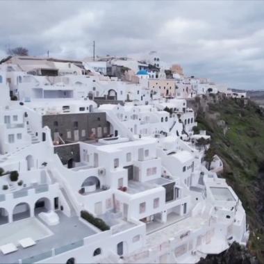 Voir la vidéo de Séismes à Santorin : faut-il craindre une éruption imminente ?