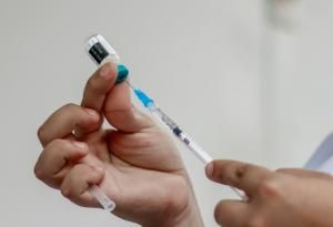 Bond des vaccinations anti-rougeole près de New York après des mesures radicales 