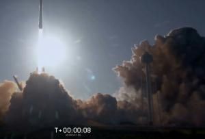 Décollage de la Falcon Heavy de SpaceX pour son premier vol commercial