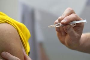 Papillomavirus : la France envisage de recommander le vaccin pour les garçons