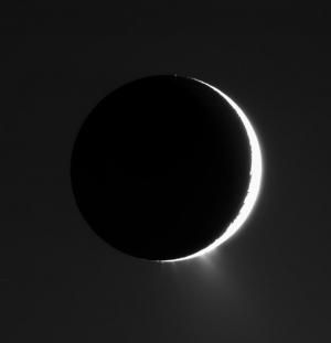 Des molécules organiques sur Encelade, une lune de Saturne