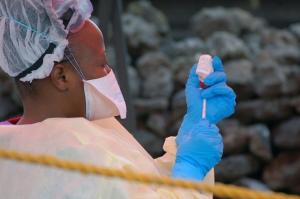 Vaccin contre Ebola : premier pas vers une mise sur le marché 