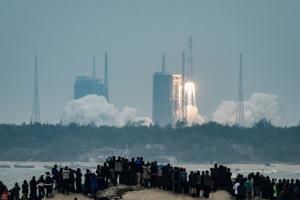 La Chine lance une nouvelle fusée réutilisable, à terme