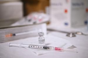 Vaccin Pfizer-BioNTech : un choc allergique dans un cas sur 100 000