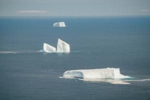 Groenland : une vague de chaleur provoque un épisode de fonte « massive » des glaces