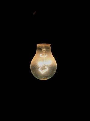 Plus d'informations sur l'énergie produite par les lampes LED - Unsplash