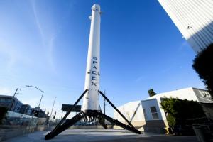 SpaceX lance à son tour sa première mission de tourisme spatial 
